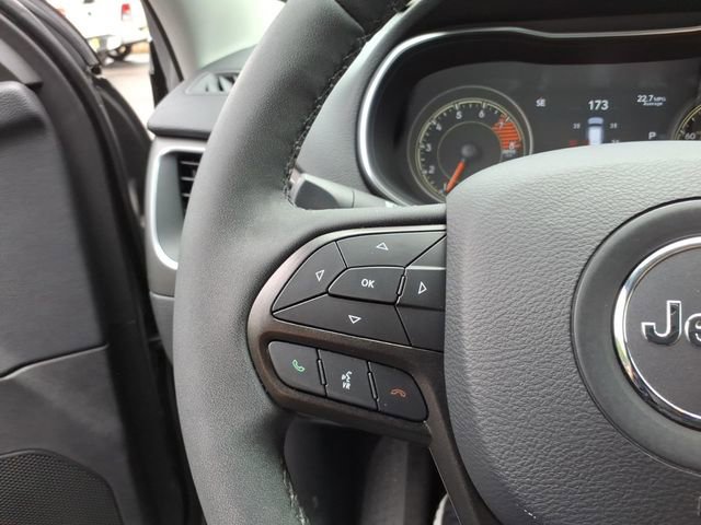 Used 2022 Jeep Cherokee Trailhawk AWD/4WD image 21