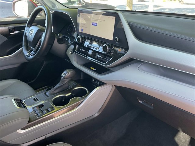 Used 2023 Toyota Highlander Platinum image 37