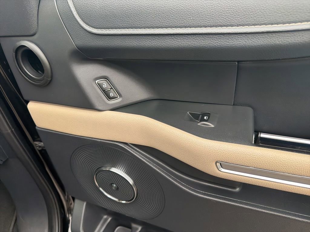 Certified 2024 Ford Expedition Limited image 31