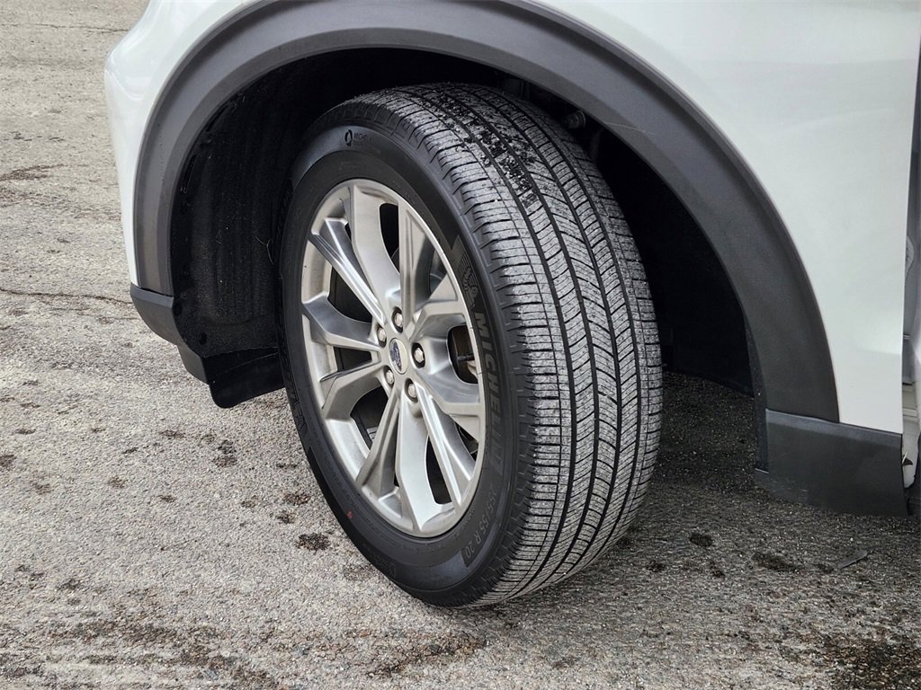 Certified 2022 Ford Explorer XLT w/ Equipment Group 202A image 32