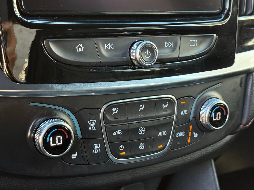Used 2023 Chevrolet Traverse RS image 11