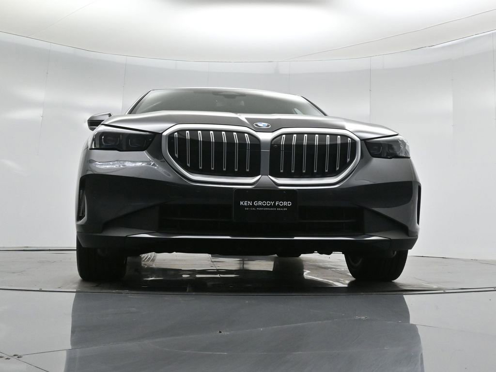 Used 2025 BMW 530i image 32