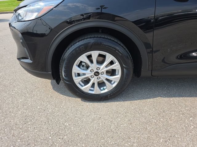 Certified 2025 Ford Escape Active FWD image 9