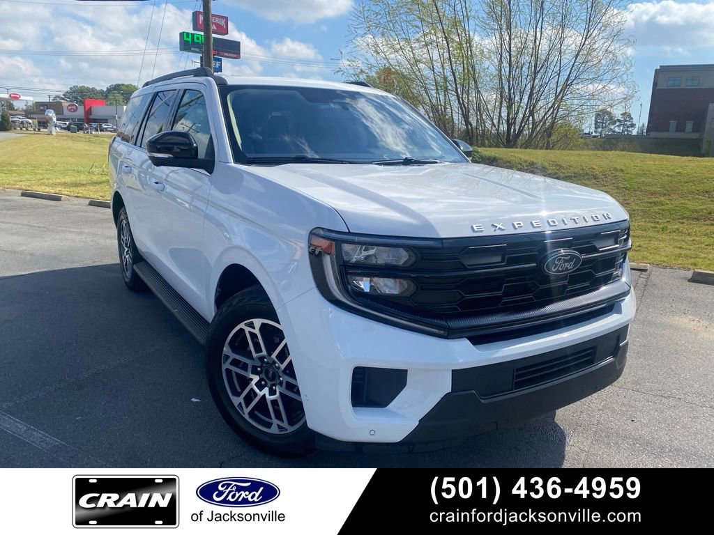 Certified 2025 Ford Expedition Active AWD/4WD image 1