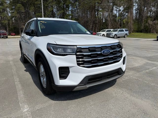 Certified 2025 Ford Explorer Active image 2