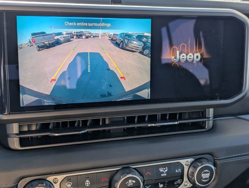 Used 2024 Jeep Wrangler Unlimited Sahara image 3