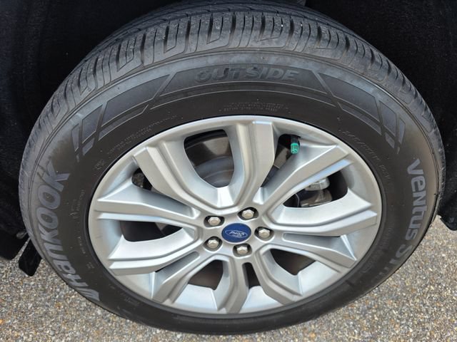 Certified 2022 Ford Edge Titanium AWD/4WD image 11