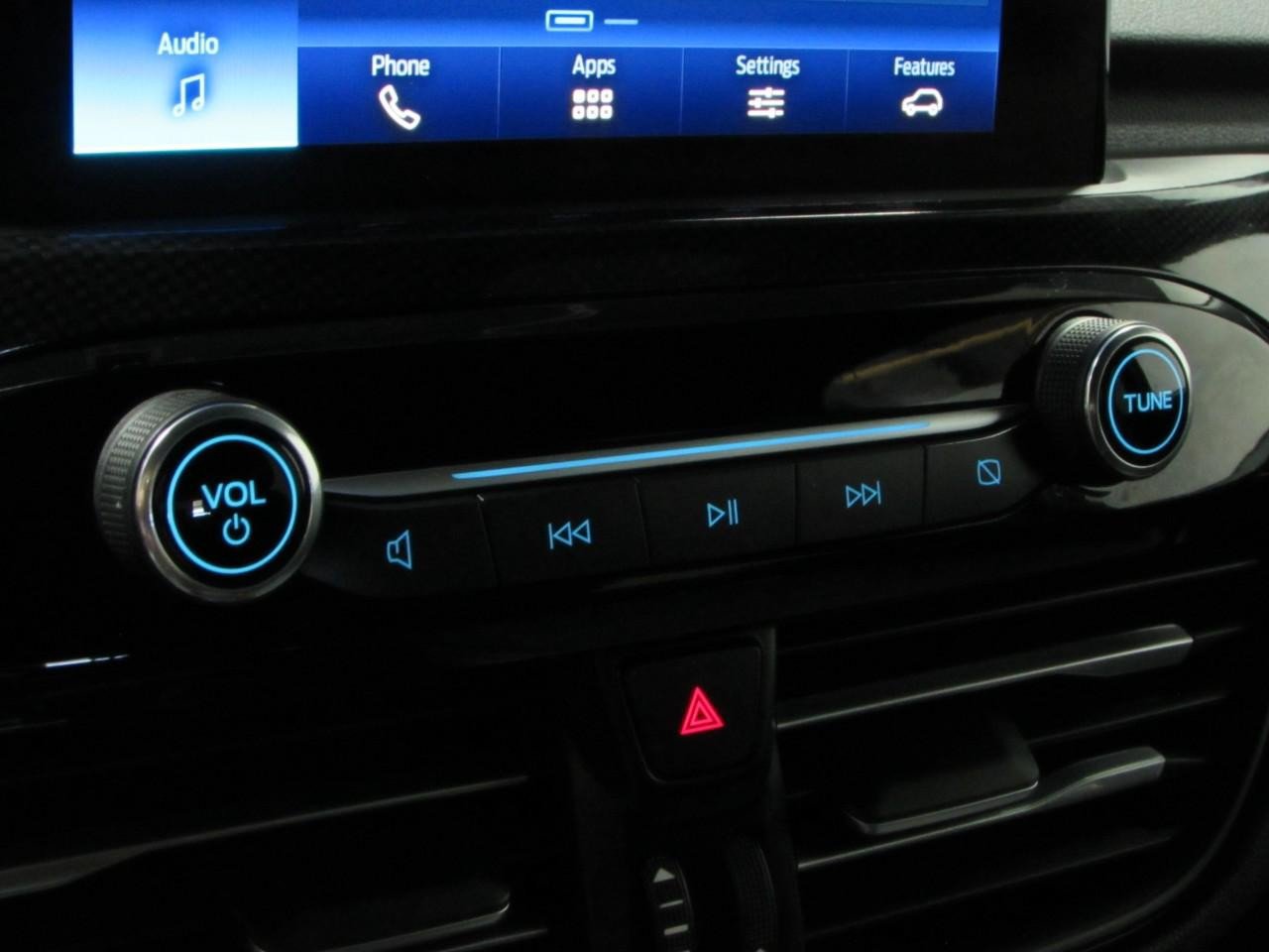 Certified 2025 Ford Escape ST-Line Select AWD/4WD image 30