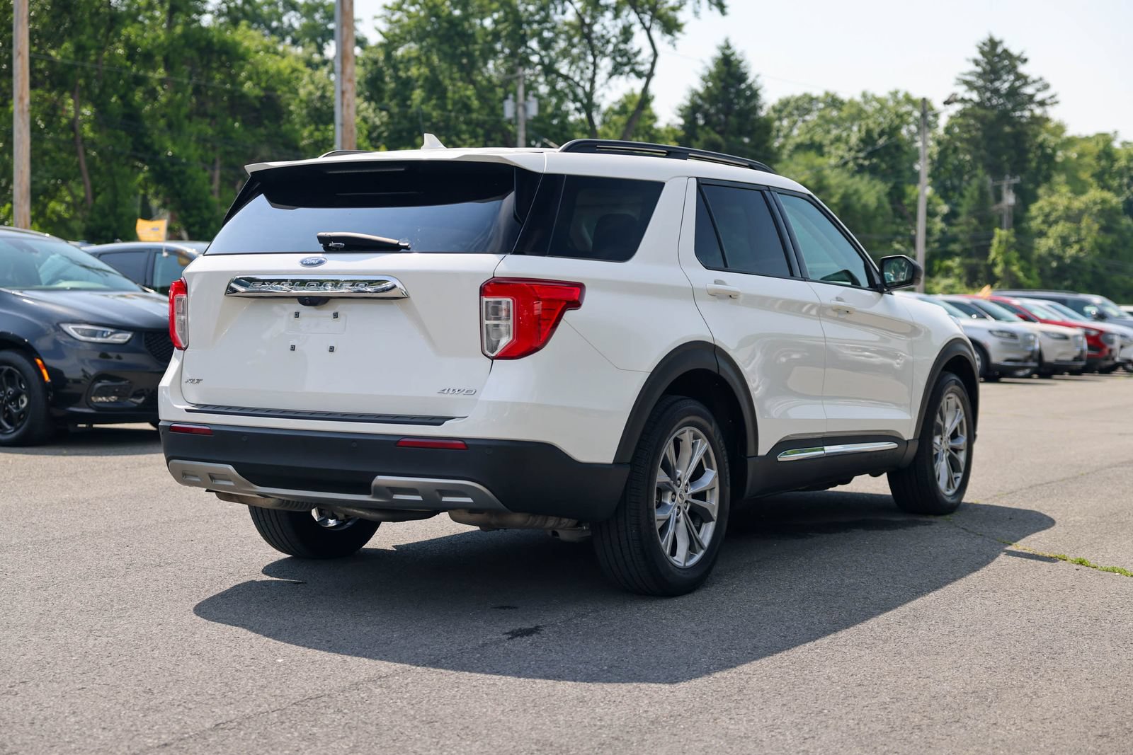 Certified 2023 Ford Explorer XLT w/ Equipment Group 202A AWD/4WD image 5