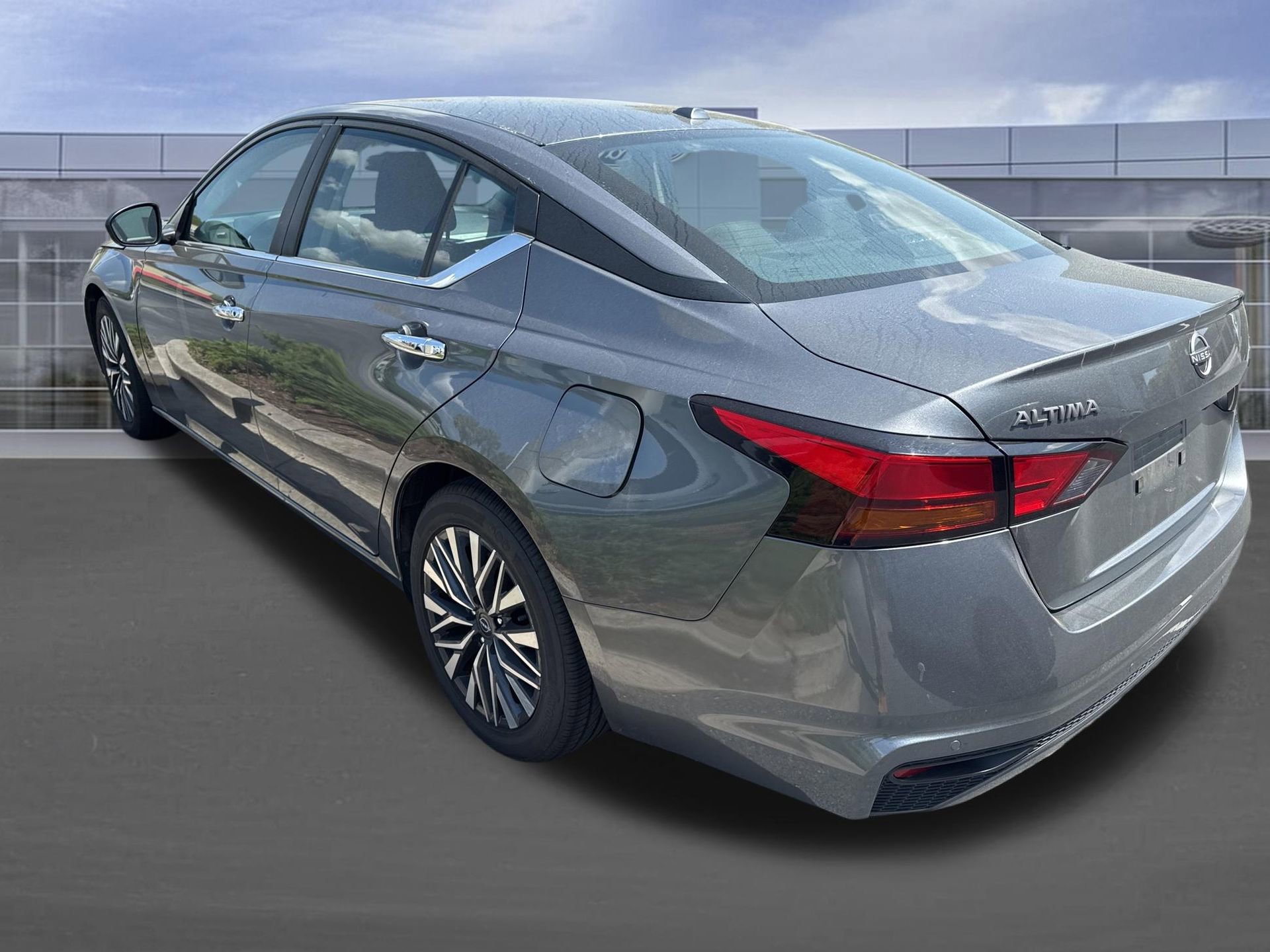 Used 2025 Nissan Altima 2.5 SV image 5