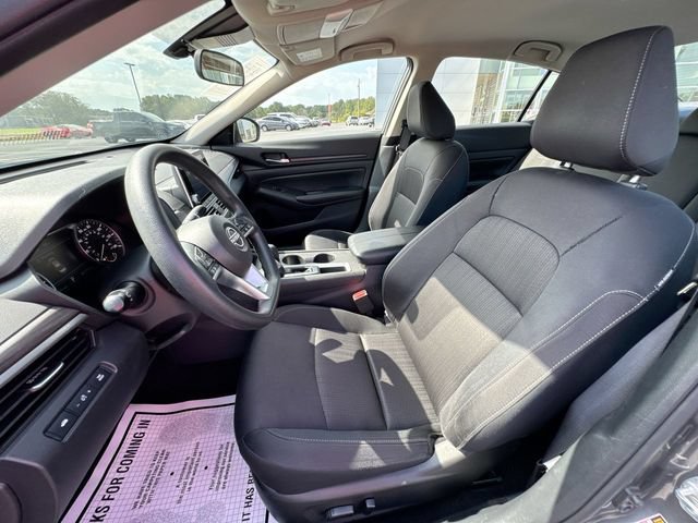 Used 2025 Nissan Altima 2.5 SV FWD image 11