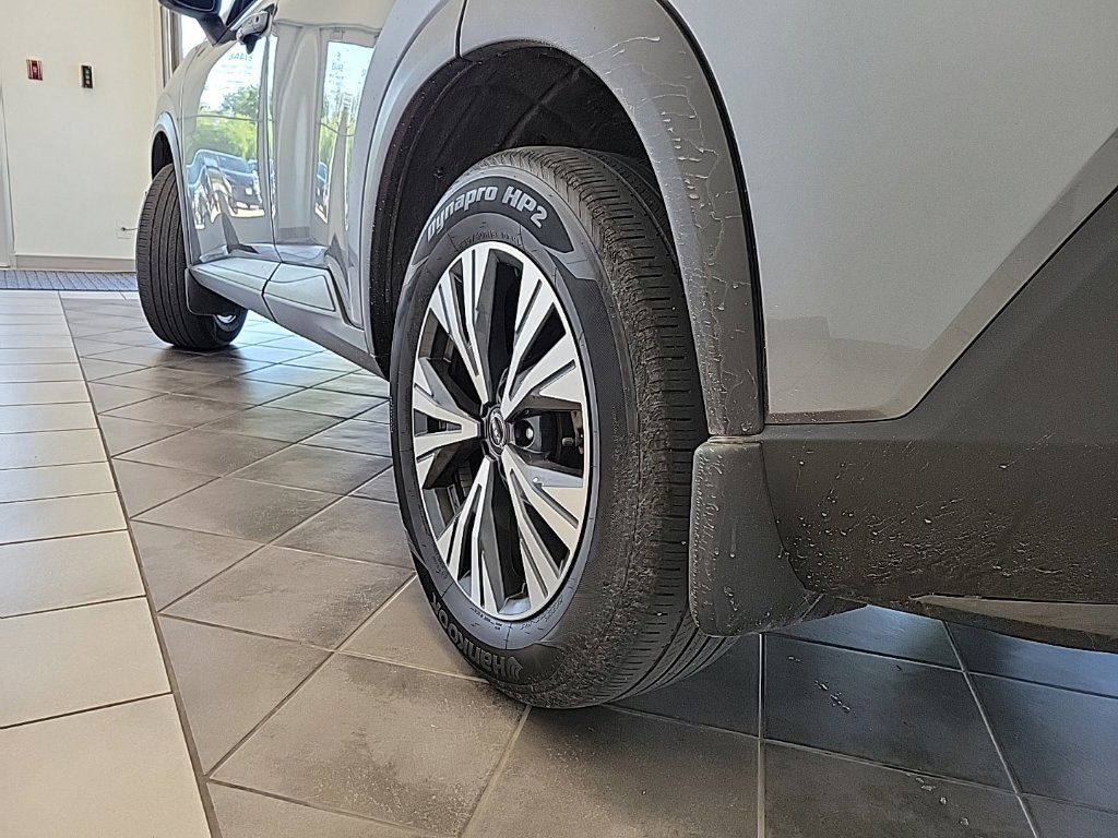 Used 2023 Nissan Rogue SV w/ SV Premium B Package AWD/4WD image 16