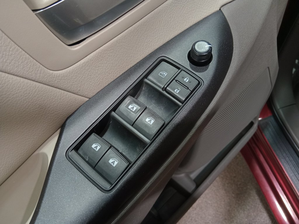 Used 2017 Toyota Sienna LE FWD image 18