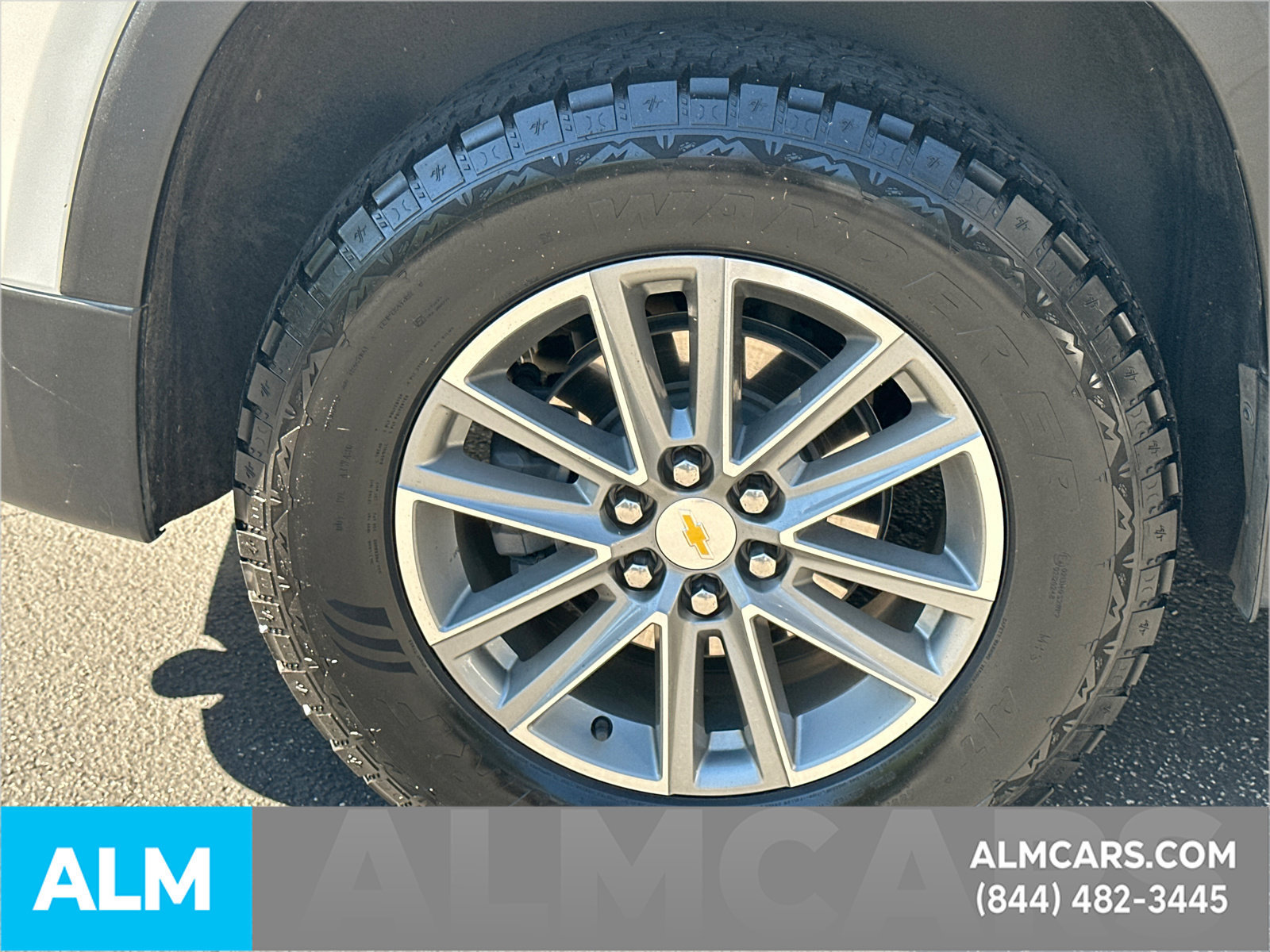 Used 2023 Chevrolet Traverse LT FWD image 20