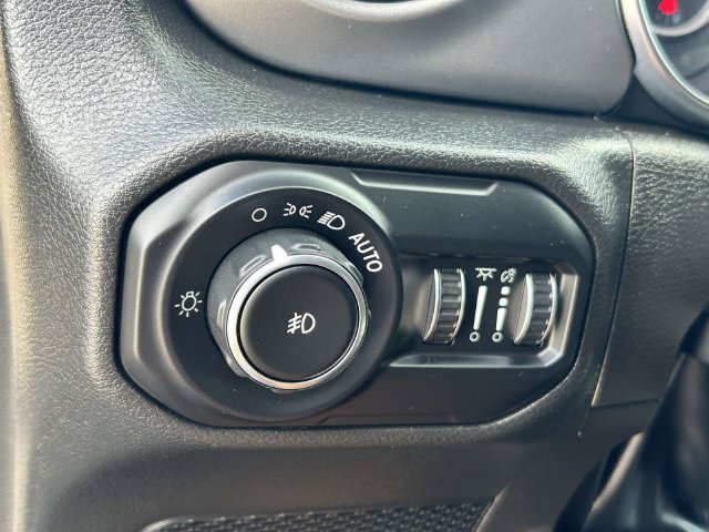 Used 2022 Jeep Wrangler Sport AWD/4WD image 22