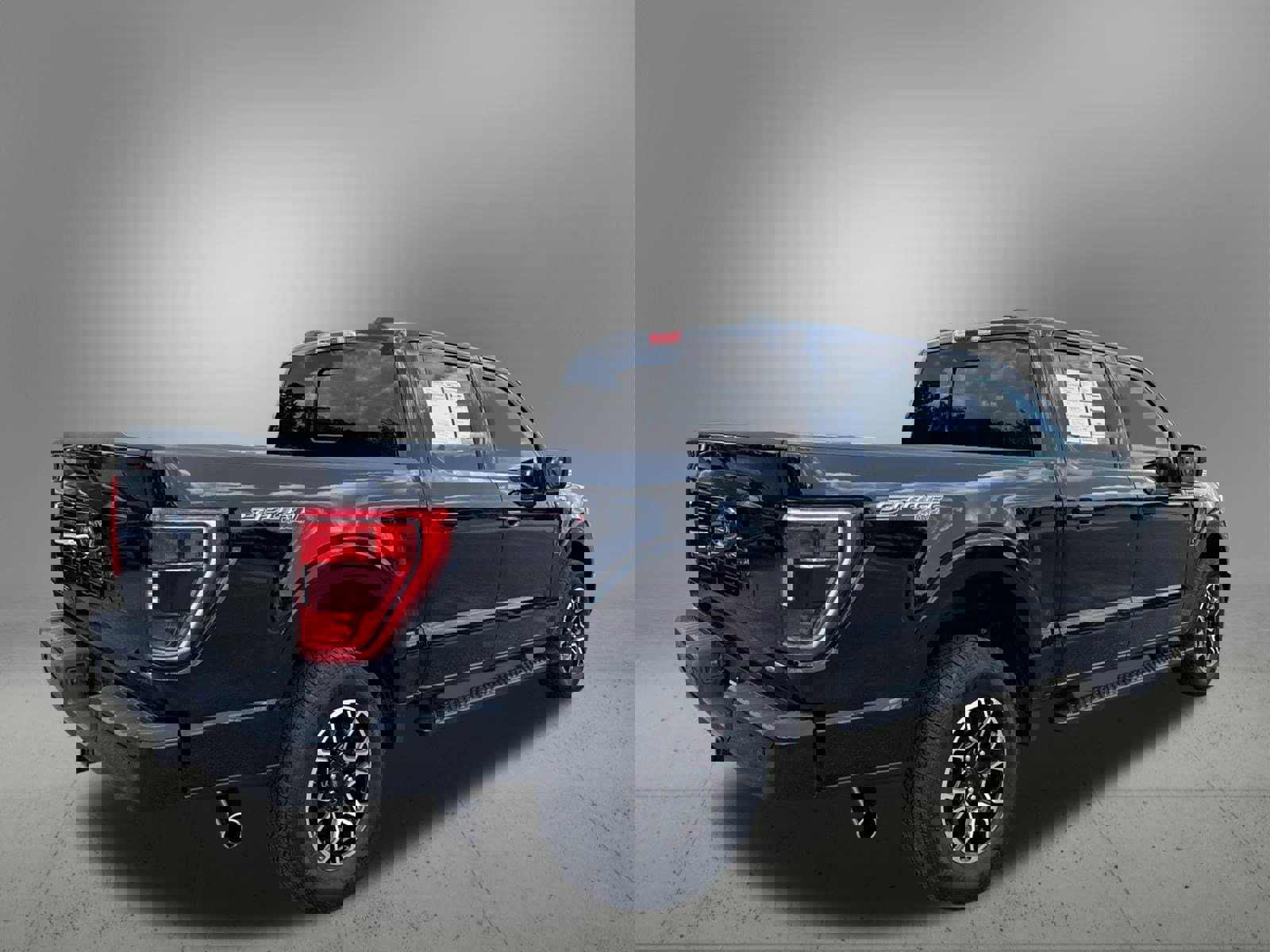 Certified 2022 Ford F150 XLT w/ Equipment Group 302A High image 5