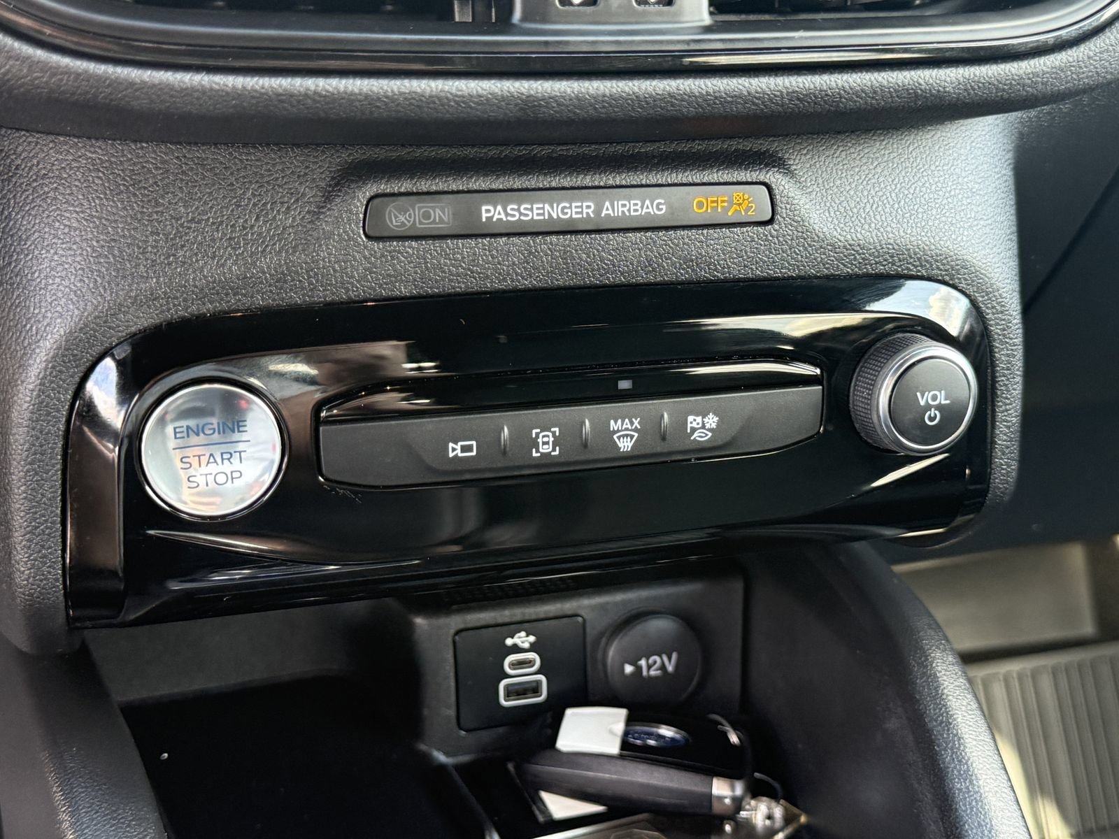 Certified 2025 Ford Escape ST-Line Select w/ Tech Pack #2 AWD/4WD image 30