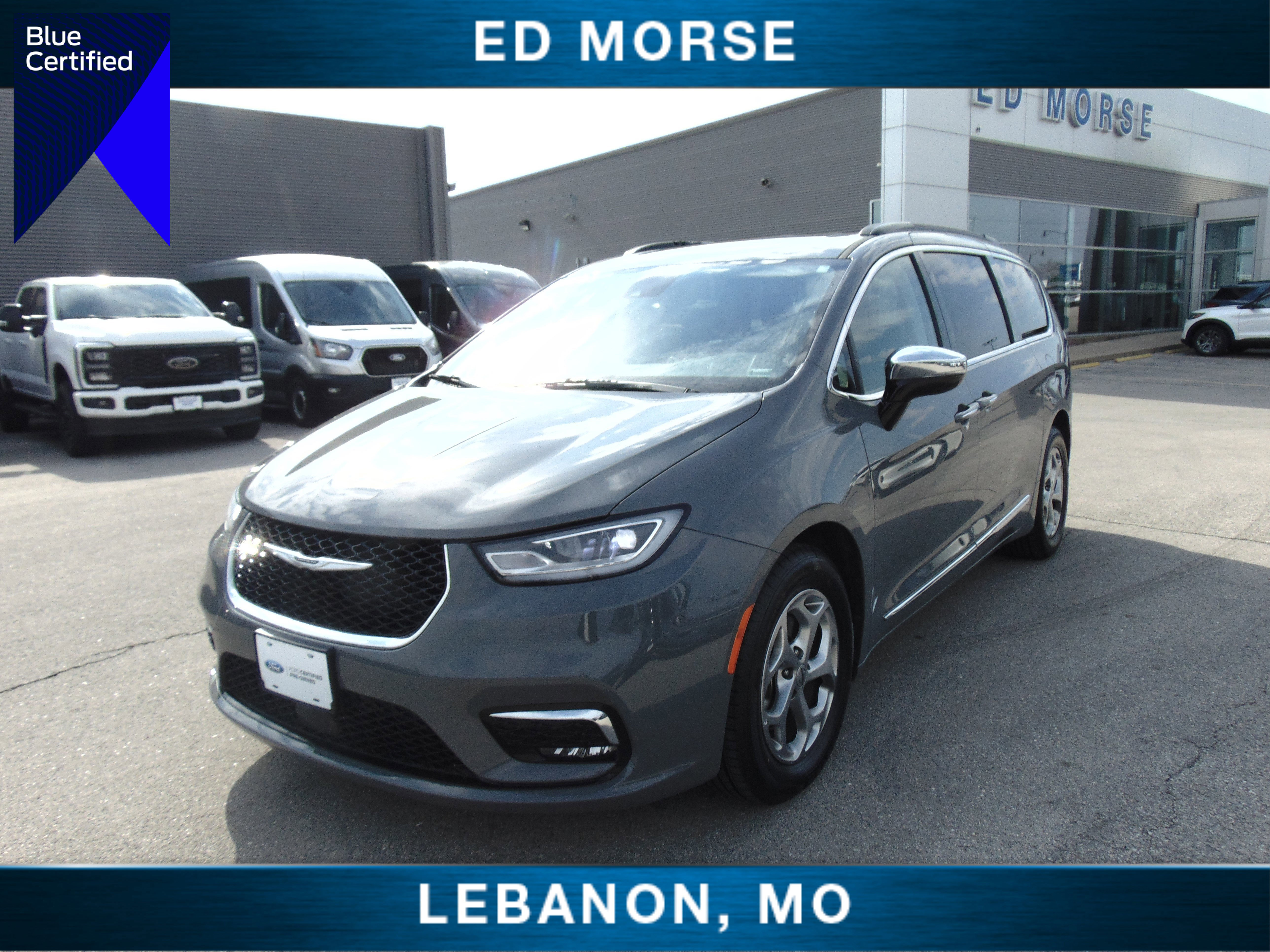 Used 2023 Chrysler Pacifica Limited image 1