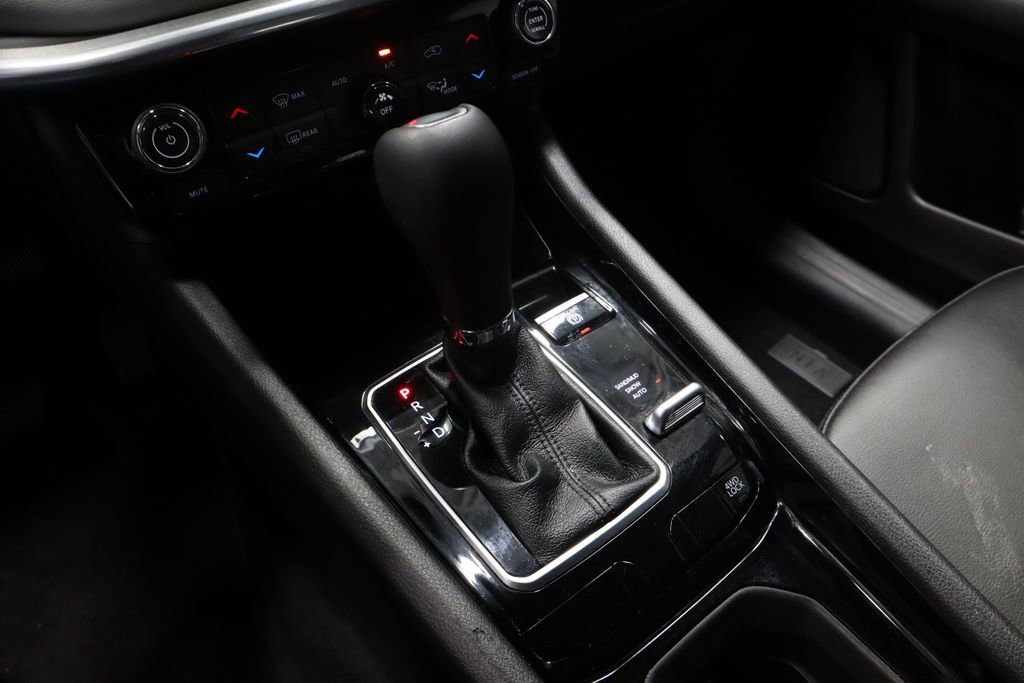 Used 2024 Jeep Compass Limited AWD/4WD image 34