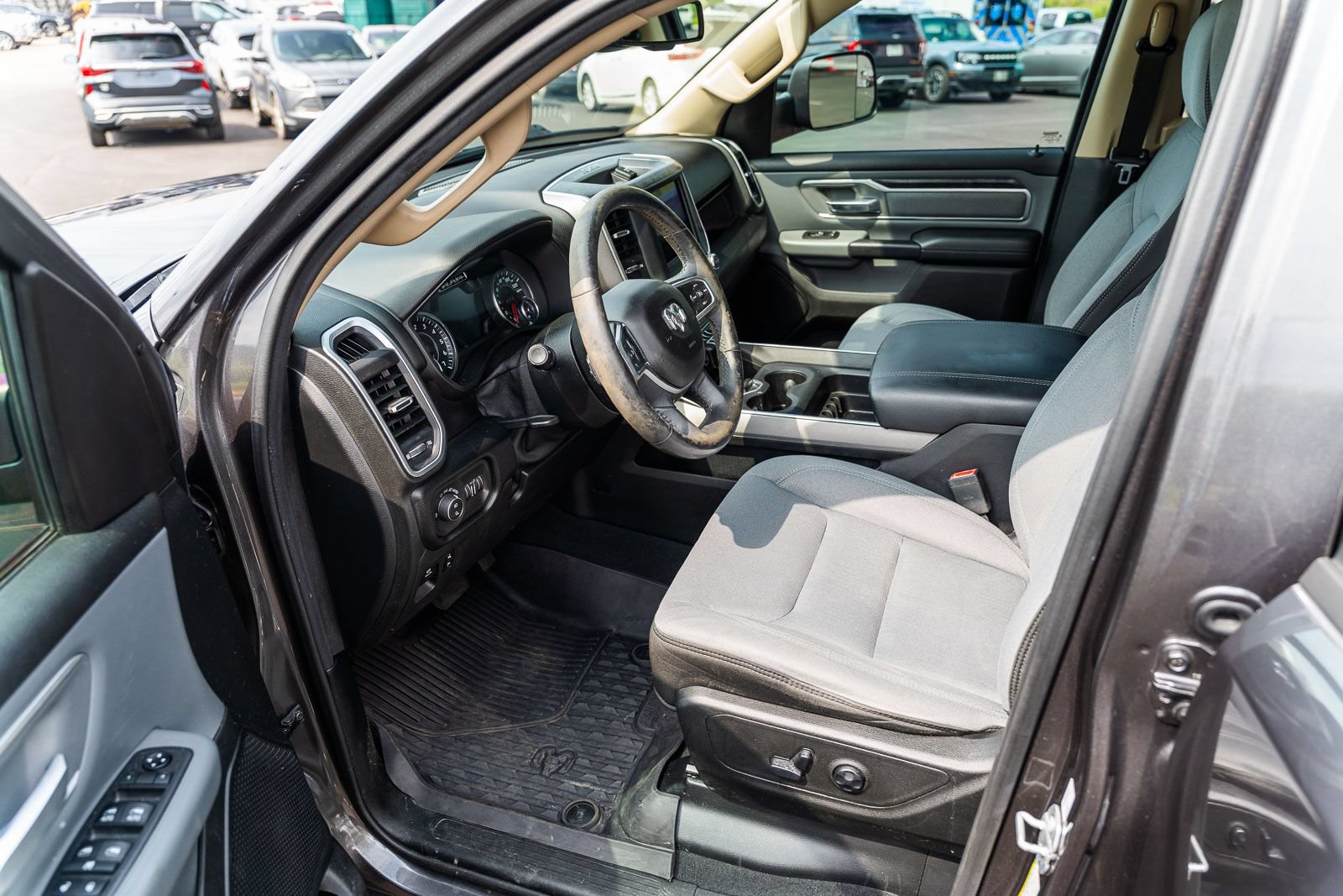 Used 2019 RAM 1500 Big Horn RWD image 17