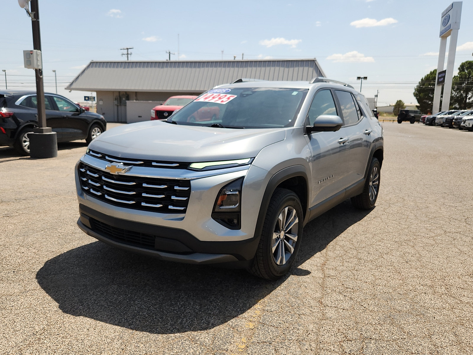 Used 2025 Chevrolet Equinox LT w/ Convenience Package II FWD image 3