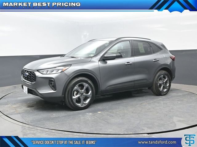Certified 2025 Ford Escape ST-Line Select AWD/4WD image 1