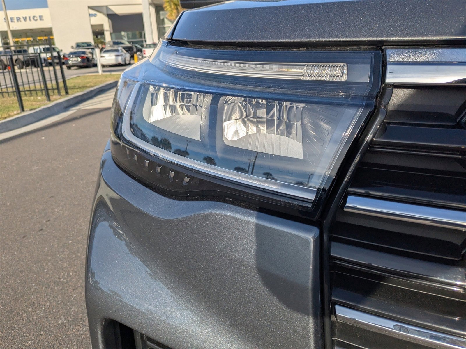 Certified 2025 Ford Explorer Active image 10