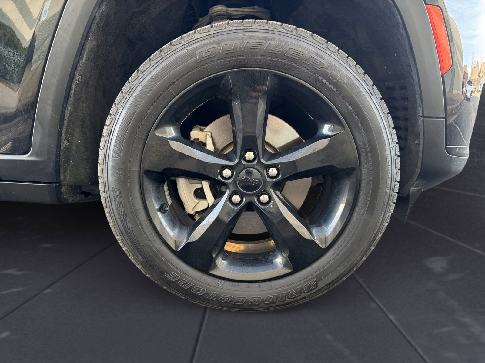 Used 2022 Jeep Grand Cherokee L Limited w/ Black Appearance Package image 14