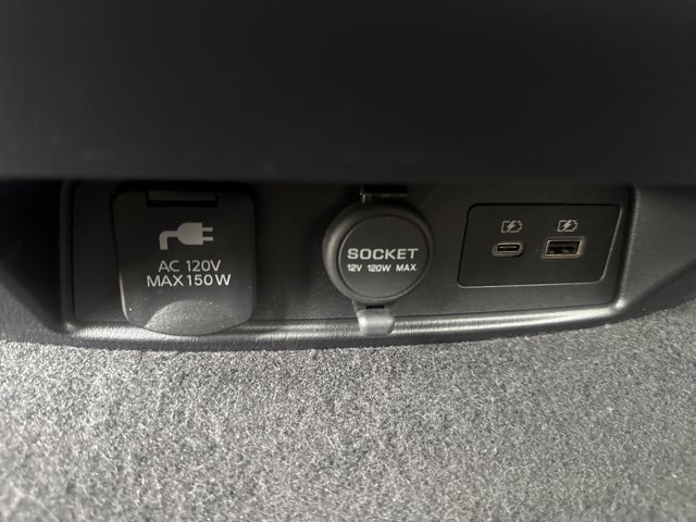 Used 2021 Nissan Armada Platinum w/ Captain's Chairs Package RWD image 20