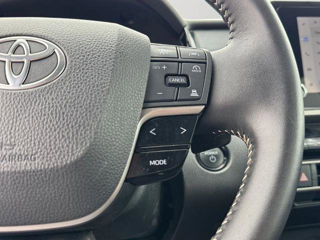 Used 2025 Toyota Camry SE FWD image 17