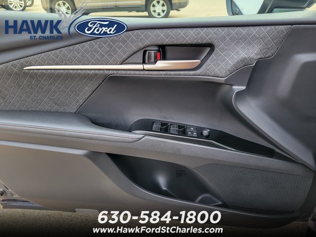 Used 2025 Toyota Camry XLE FWD image 18