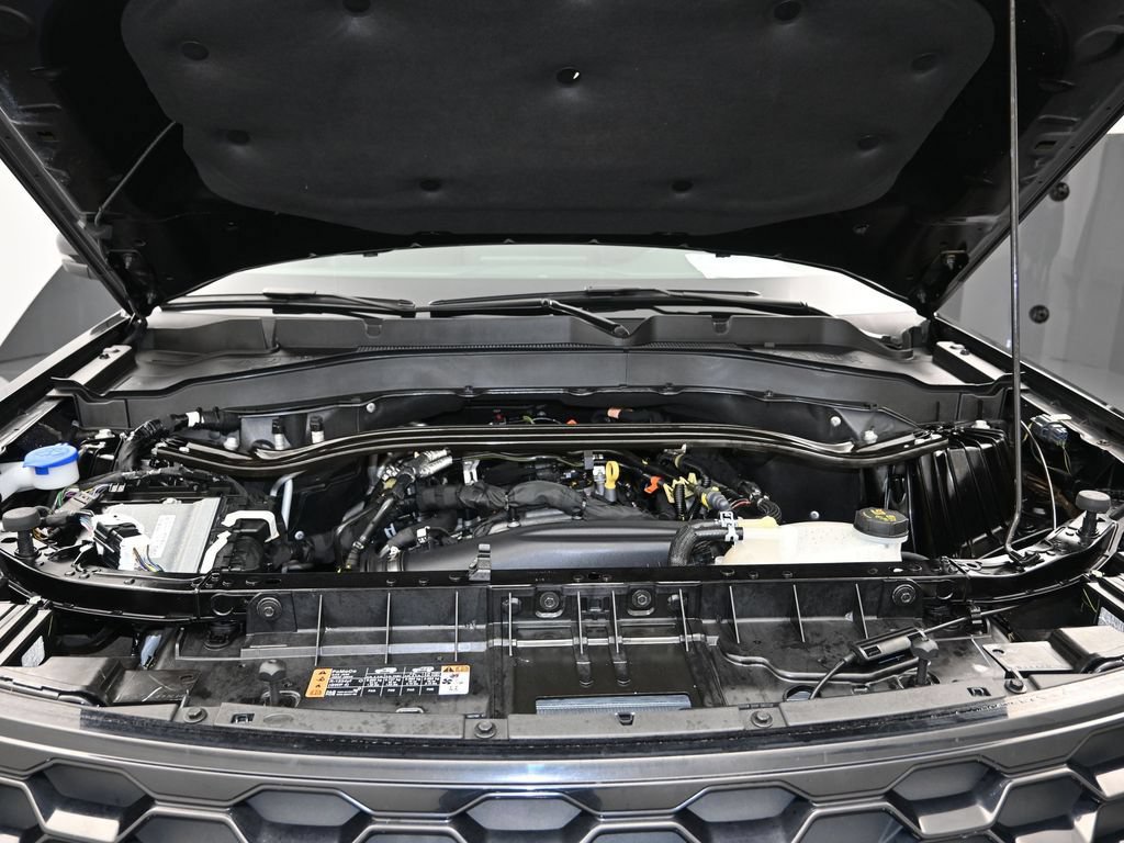 Certified 2025 Ford Explorer ST-Line w/ Premium Package RWD image 28
