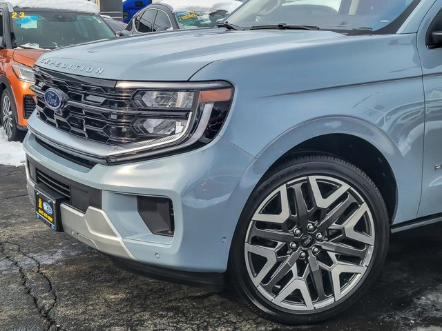 Certified 2025 Ford Expedition Max Platinum w/ Platinum Ultimate Package image 3