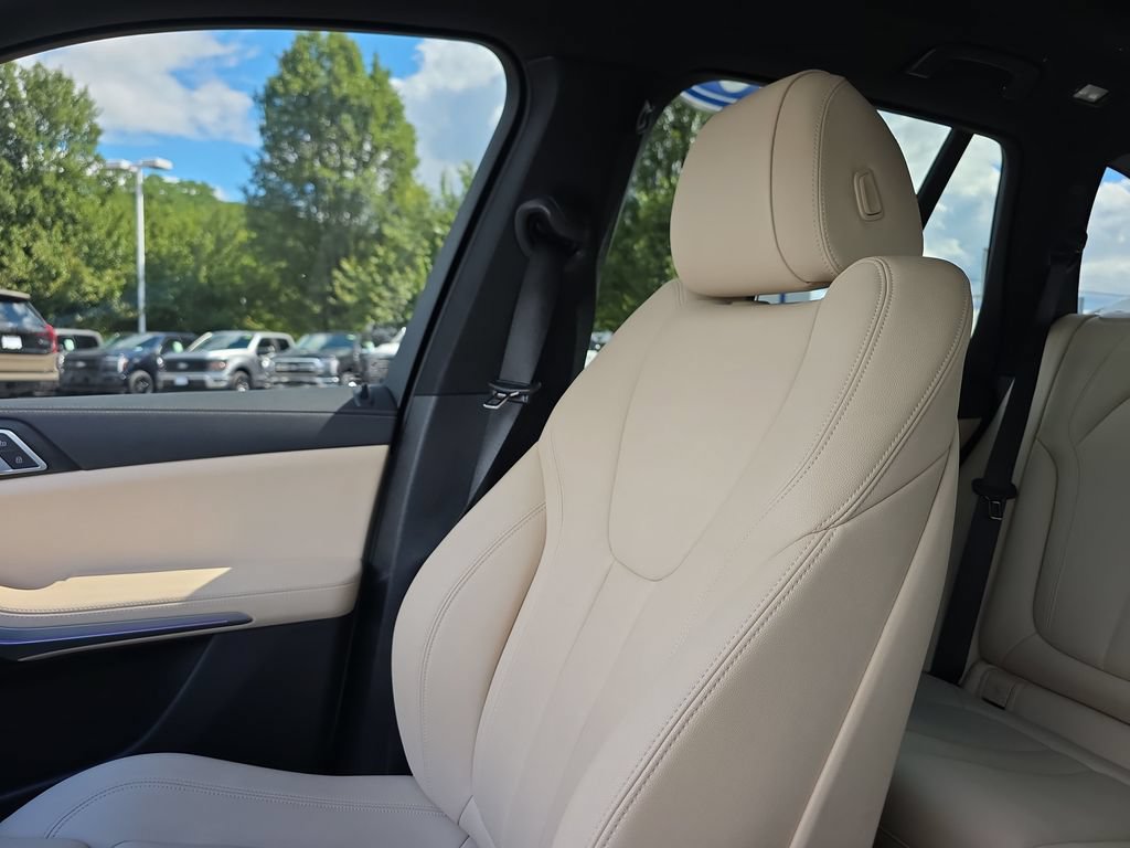 Used 2022 BMW X5 xDrive40i w/ Premium Package AWD/4WD image 41