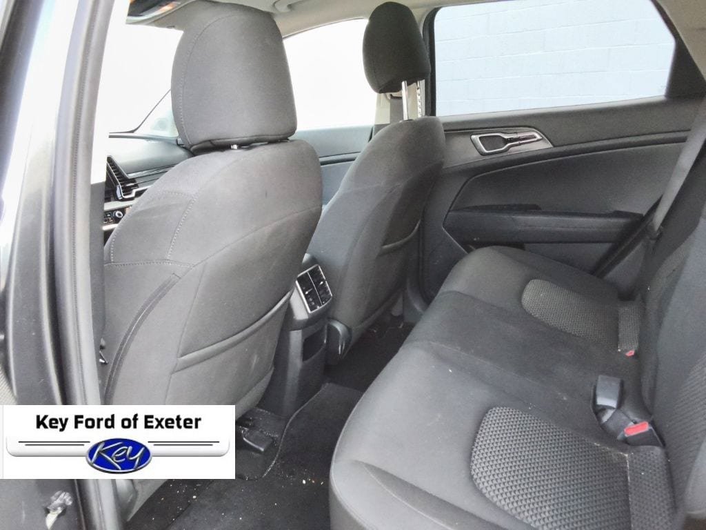 Used 2023 Kia Sportage LX AWD/4WD image 13