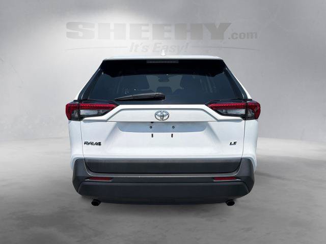 Used 2022 Toyota RAV4 LE FWD image 12
