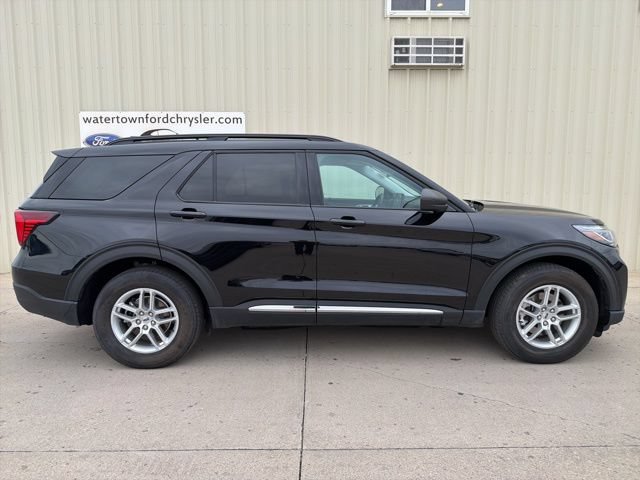 Certified 2025 Ford Explorer Active AWD/4WD image 1