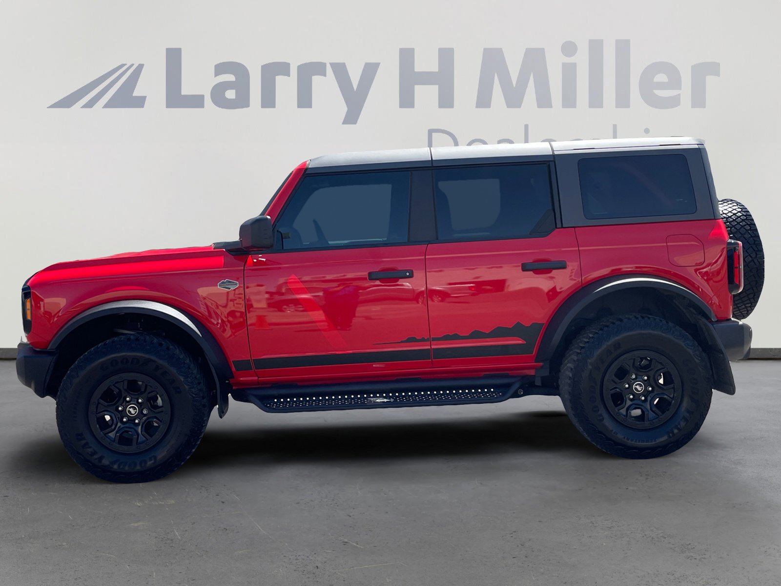 Certified 2022 Ford Bronco Wildtrak AWD/4WD image 2