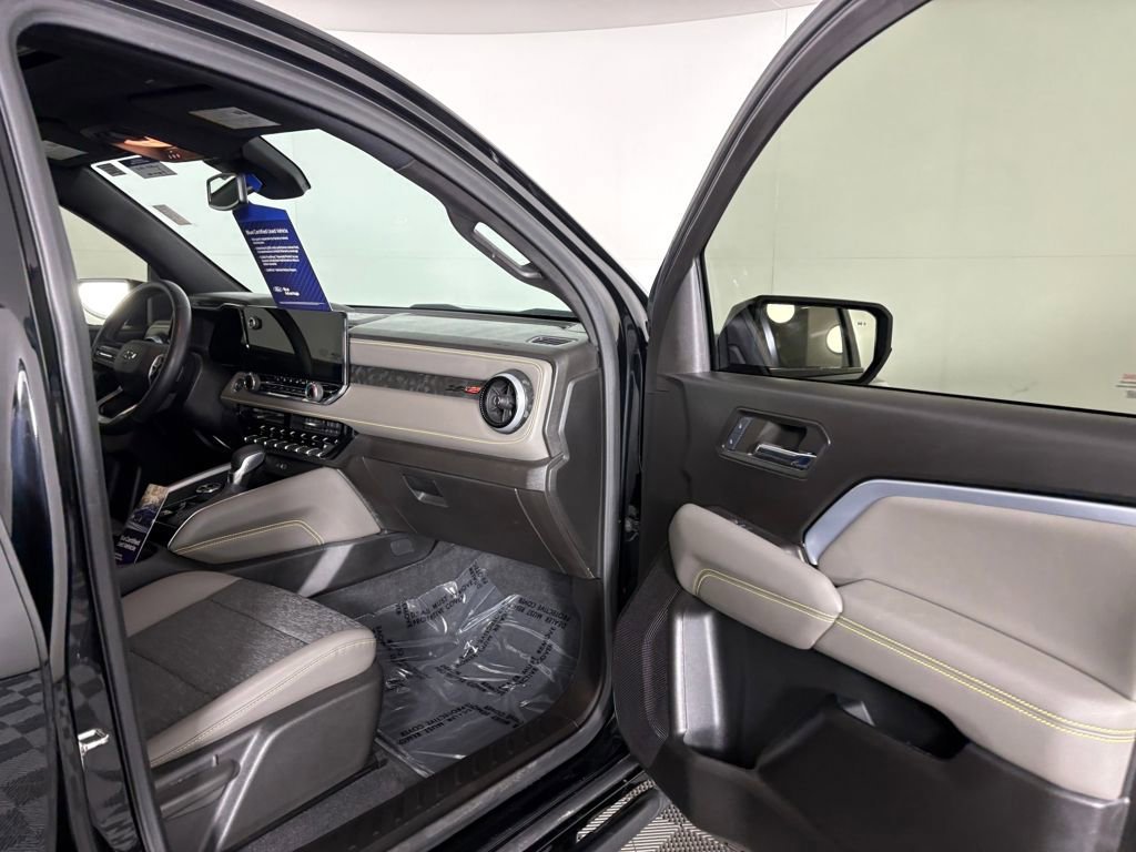 Used 2024 Chevrolet Colorado ZR2 w/ Technology Package image 36