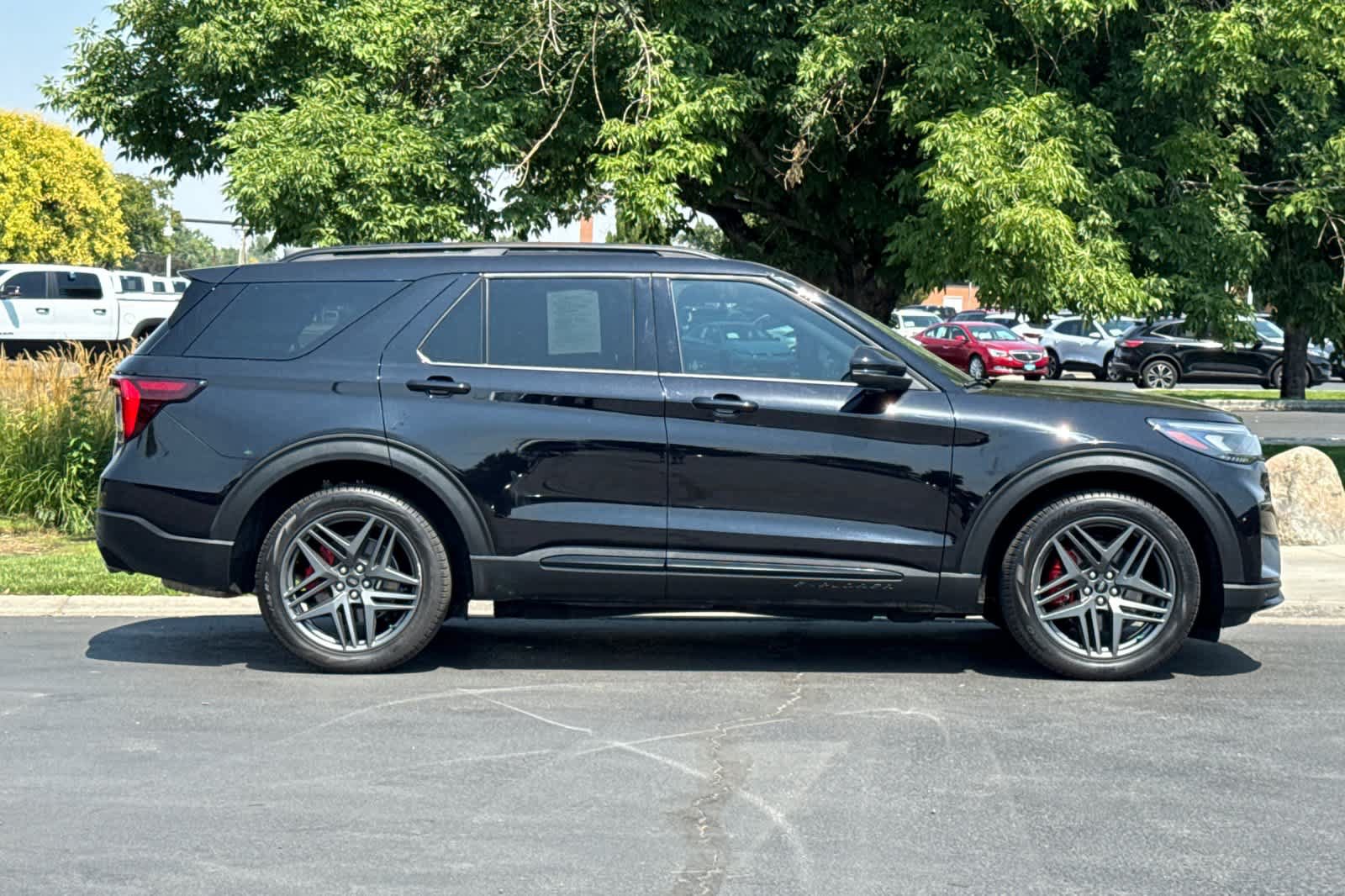 Certified 2025 Ford Explorer ST AWD/4WD image 8