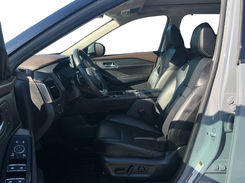 Used 2022 Nissan Rogue SL w/ SL Premium Package FWD image 14