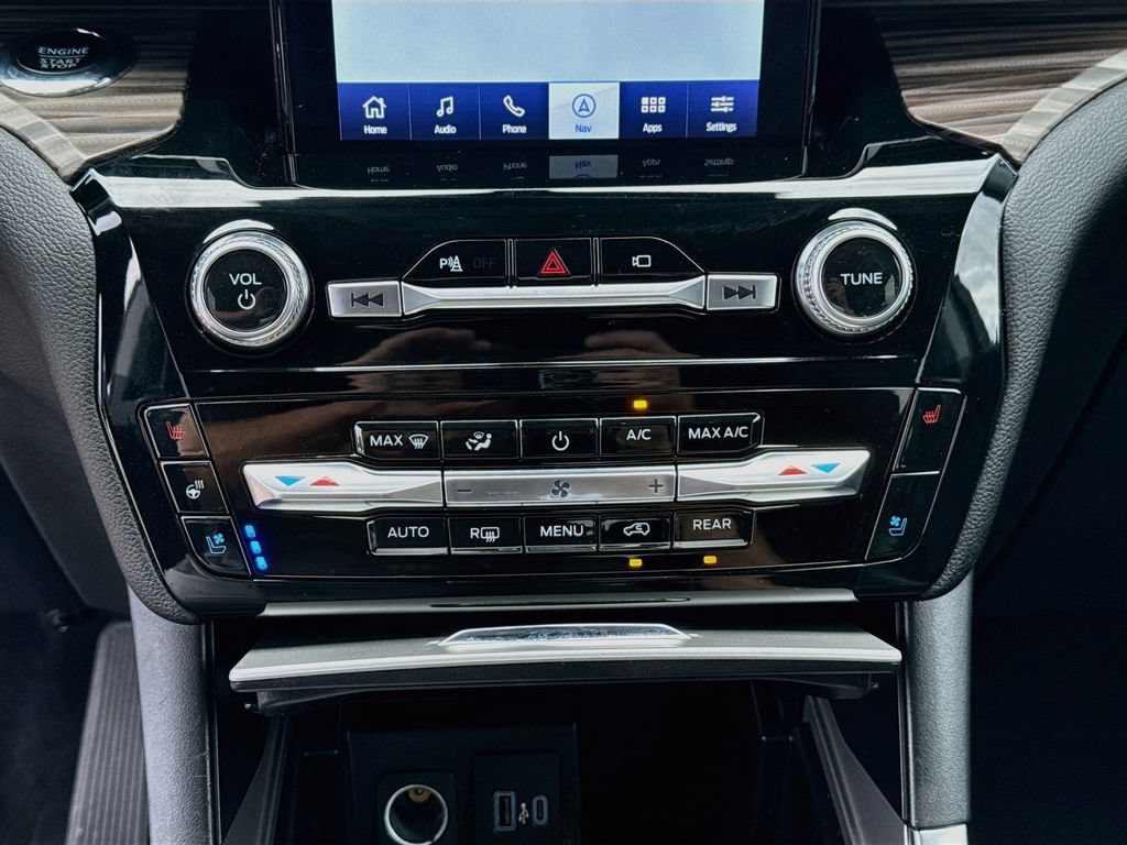Certified 2023 Ford Explorer Limited w/ Limited Technology Package RWD image 16