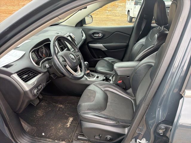 Used 2018 Jeep Cherokee Latitude Plus w/ Comfort/Convenience Group image 13