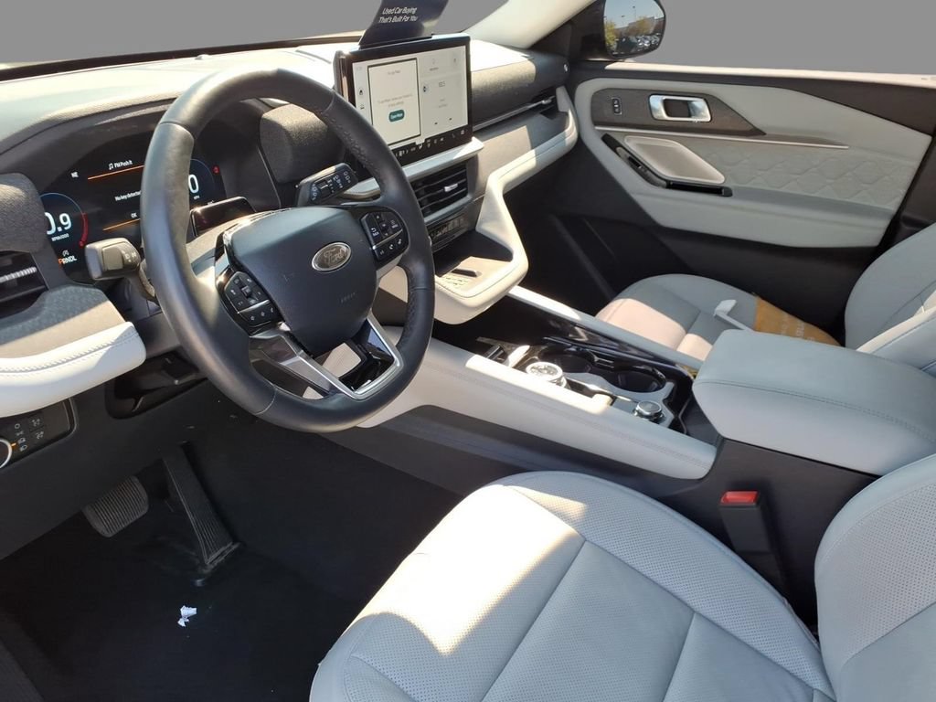 Certified 2025 Ford Explorer Platinum w/ LUX Leather Package AWD/4WD image 16