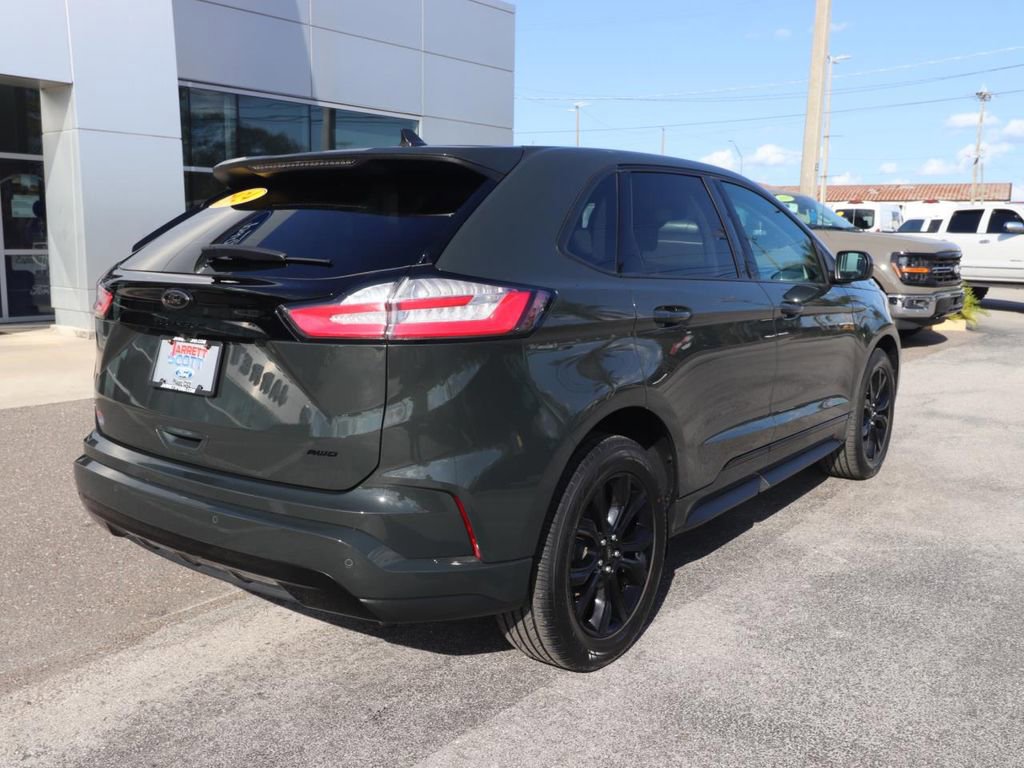 Certified 2024 Ford Edge SE w/ Black Appearance Package image 5