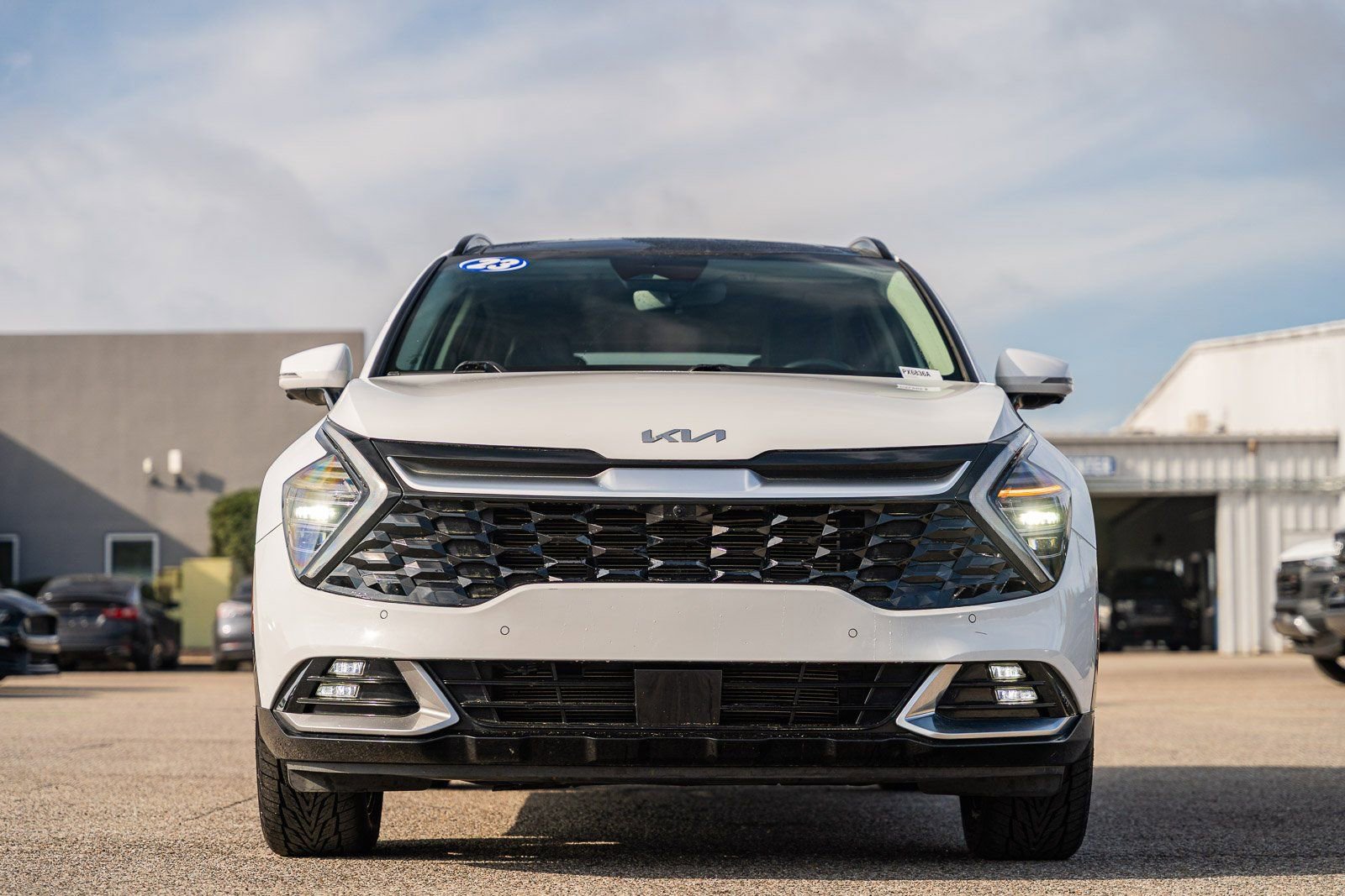 Used 2023 Kia Sportage SX image 2