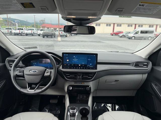Certified 2025 Ford Escape Platinum w/ Premium Technology Package AWD/4WD image 15