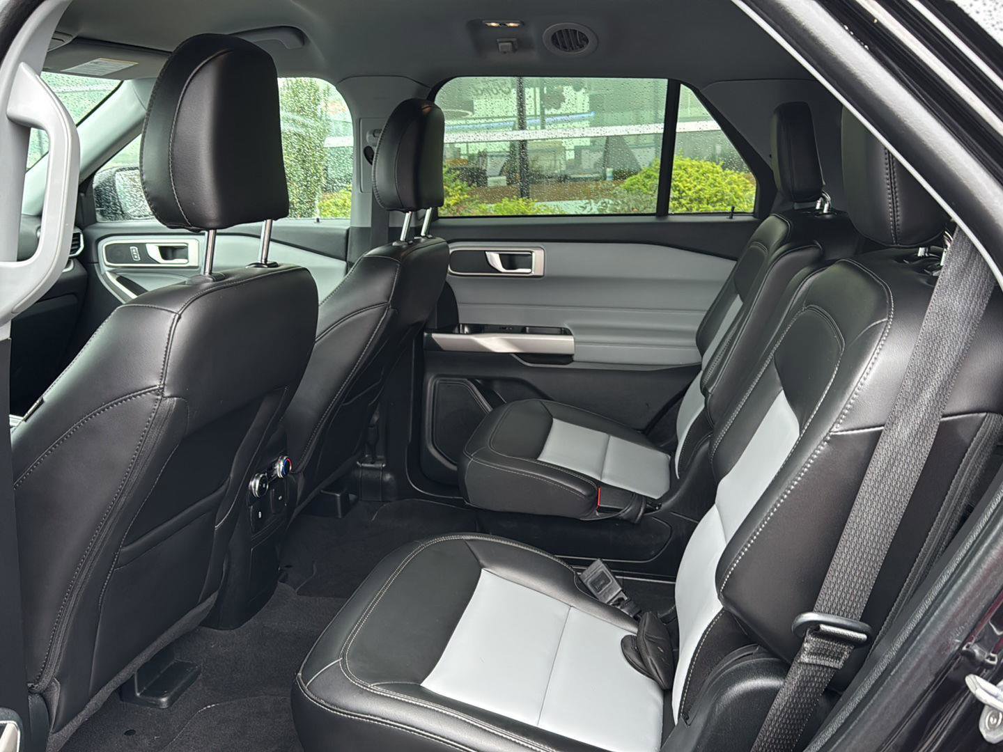 Certified 2024 Ford Explorer XLT w/ Equipment Group 202A image 9