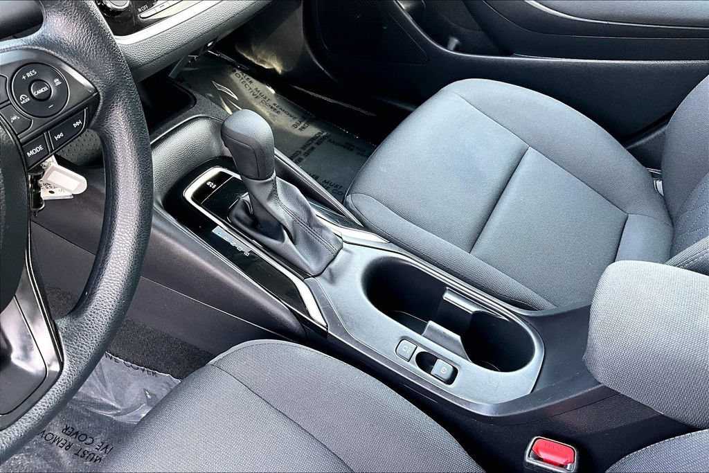 Used 2025 Toyota Corolla LE FWD image 15