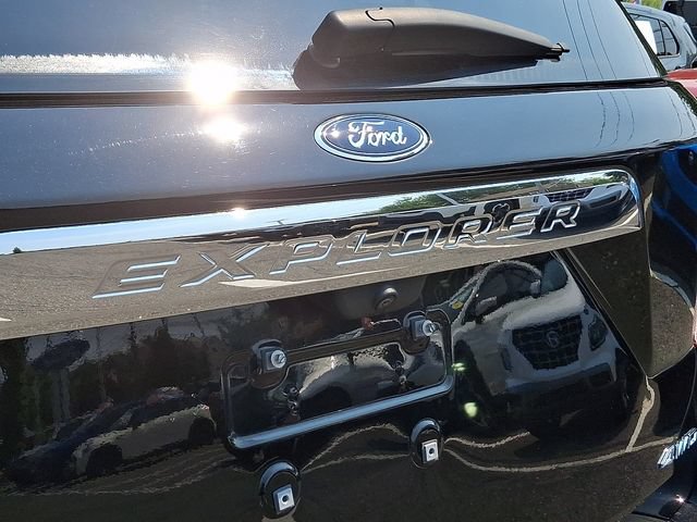 Certified 2023 Ford Explorer XLT w/ Equipment Group 202A AWD/4WD image 38